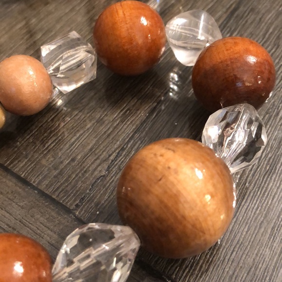 Handmade wooden and clear bead necklace - Picture 5 of 13